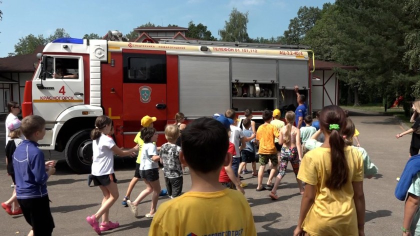 В красногорском лагере «Искра» провели мероприятие для детей по пожарной безопасности