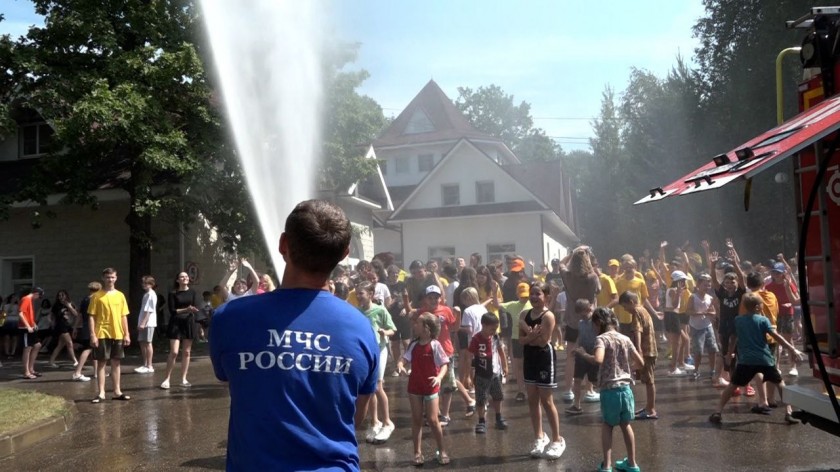 В красногорском лагере «Искра» провели мероприятие для детей по пожарной безопасности