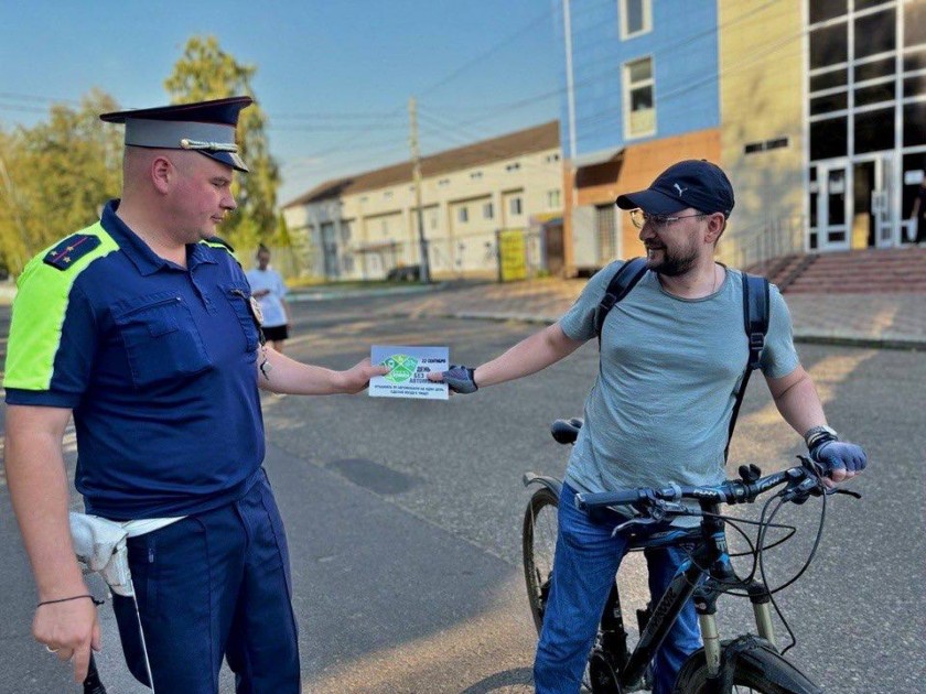 День без автомобиля: сотрудники Госавтоинспекции призвали жителей Красногорска к экологичности и безопасности