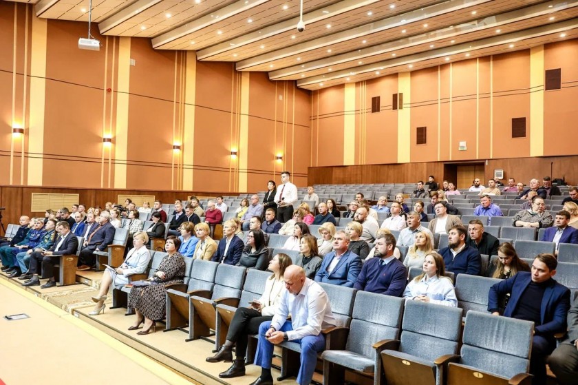 Дмитрий Волков провел оперативное совещание 