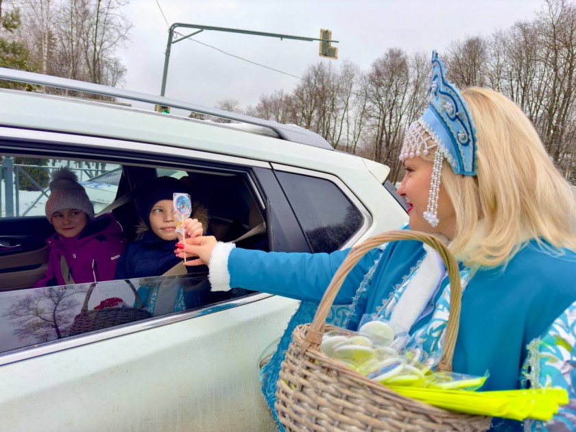 Подмосковная Госавтоинспекция провела традиционную новогоднюю акцию «Деду Морозу обещаю – ПДД не нарушаю!»