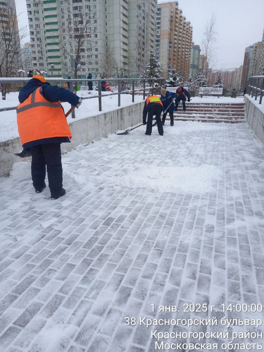 Коммунальные и дорожные службы Красногорска продолжают работу в режиме повышенной готовности