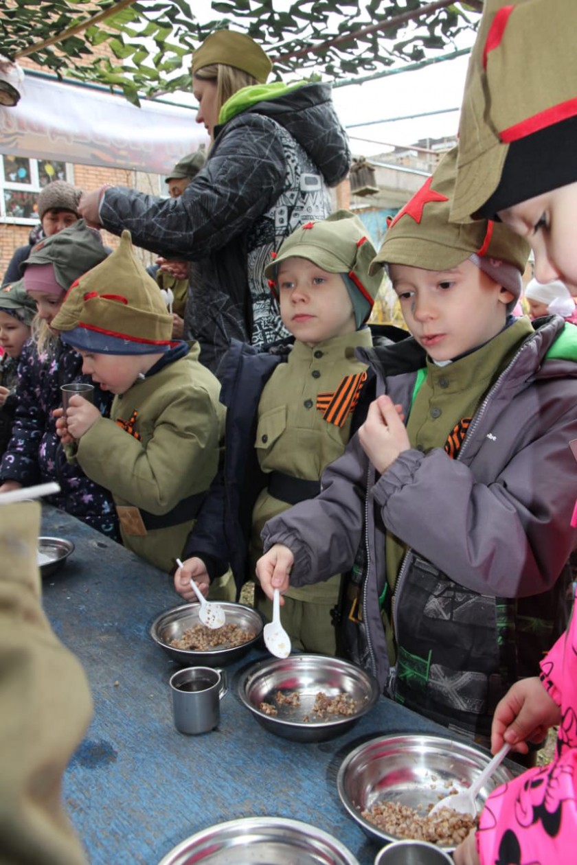 В красногорском детском саду № 2 прошёл парад в честь 9 мая
