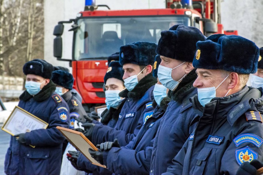 Красногорских спасателей поздравили накануне профессионального праздника