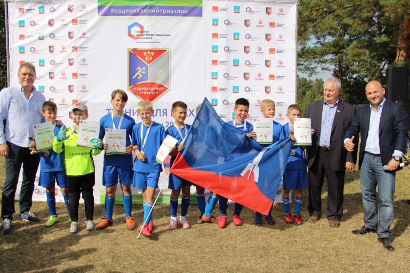 Красногорские футболисты завоевали серебро и бронзу на турнире по триатлону