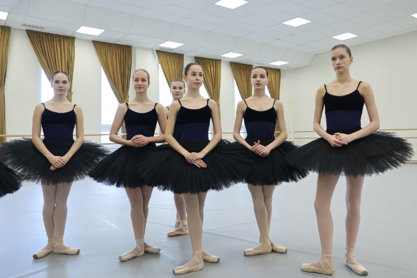 Андрей Воробьев посетил балетную школу в Красногорске
